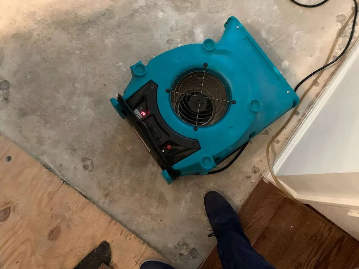 Air mover drying subfloor during Leak Detection & Repair in Boiling Springs